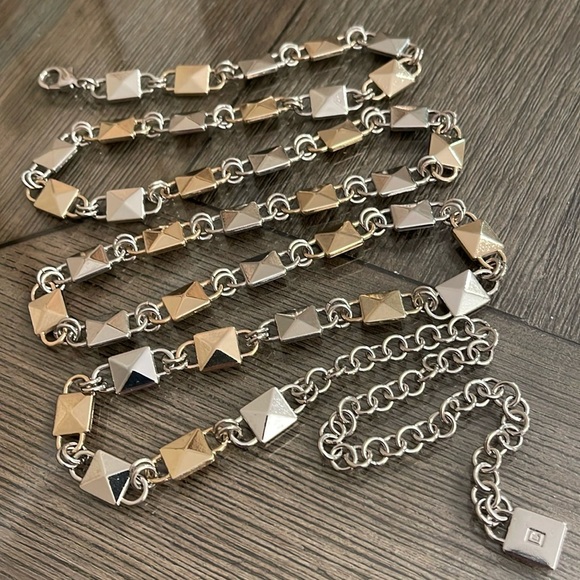 CHAPS Two-tone Stud Metal Chain Belt - Picture 15 of 15